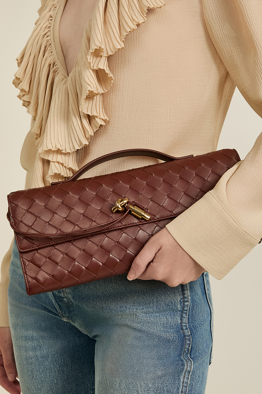 תמונת כל הלוק של תיק  קלאץ' אנדיאמו סמול